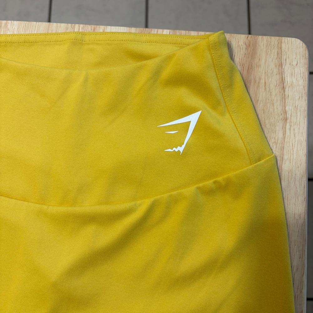 Gymshark Biker Shorts Womens Medium Yellow Excellent High Rise Scrunch Detail - Picture 2 of 6
